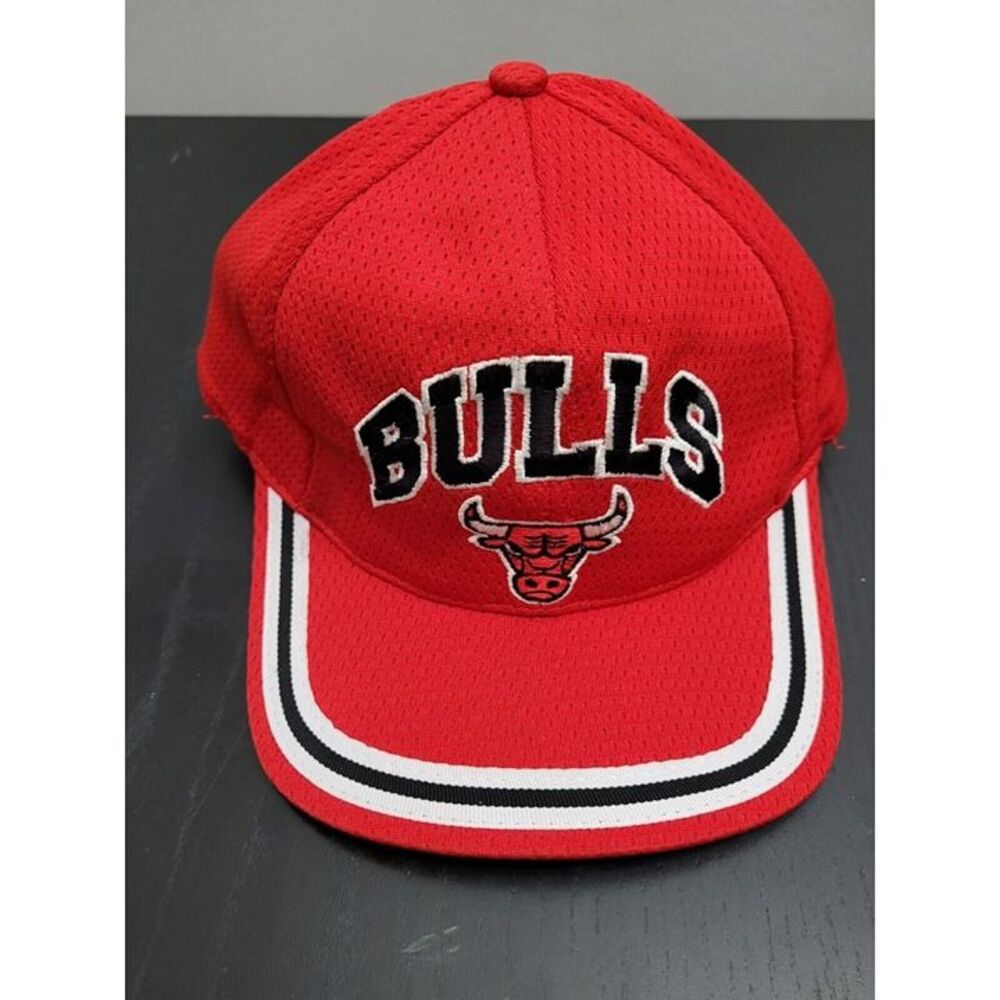 CHICAGO BULLS VINTAGE Drew Pearson Snapback CAP HAT OFFICIAL NBA Art under Brim